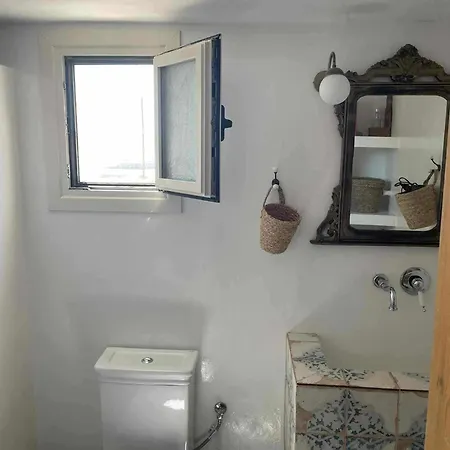 Myrtia , Traditional House Kímolos