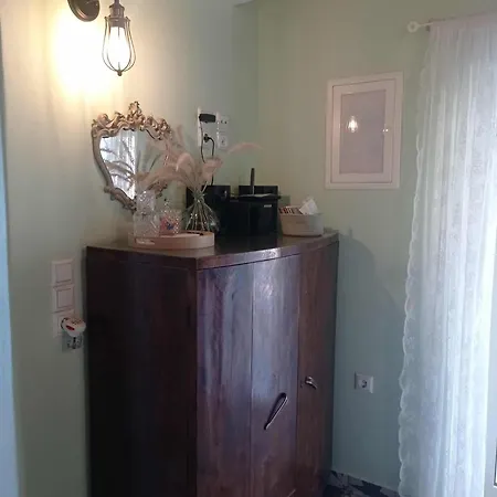 Myrtia , Traditional House * Kímolos