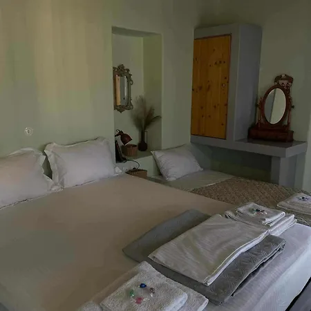 Сasa de vacaciones Myrtia , Traditional House