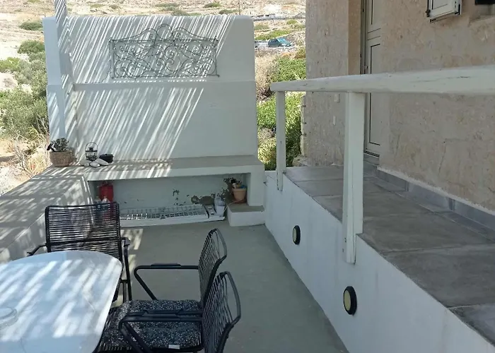 Myrtia , Traditional House Kímolos