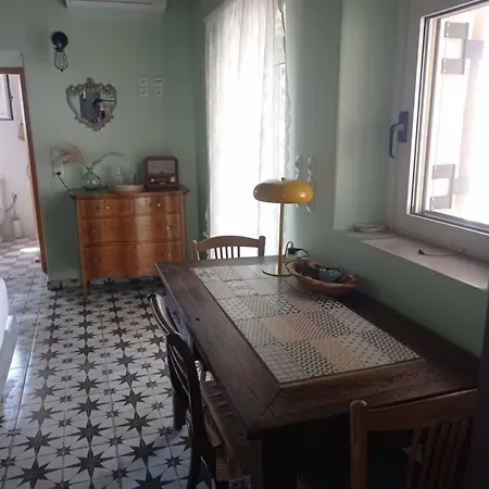 Myrtia , Traditional House Kímolos