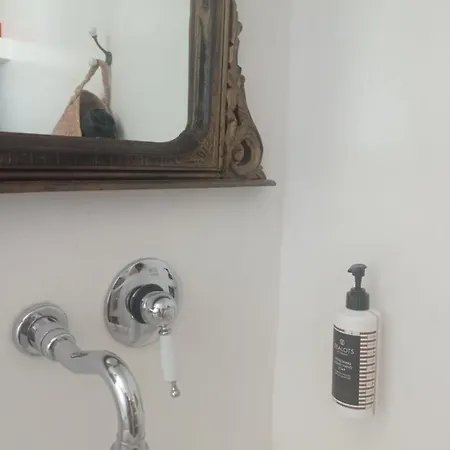 Myrtia , Traditional House * Kímolos