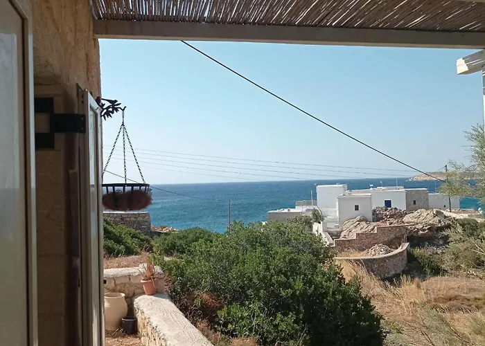 Semesterbostad Myrtia , Traditional House